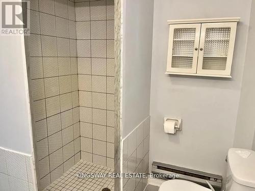 325 Salisbury Lane, Newmarket, ON - Indoor Photo Showing Bathroom