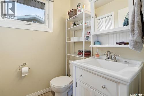 78 Scrivener Crescent, Regina, SK - Indoor Photo Showing Bathroom
