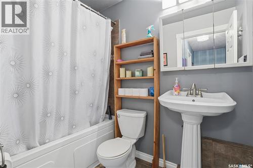 78 Scrivener Crescent, Regina, SK - Indoor Photo Showing Bathroom