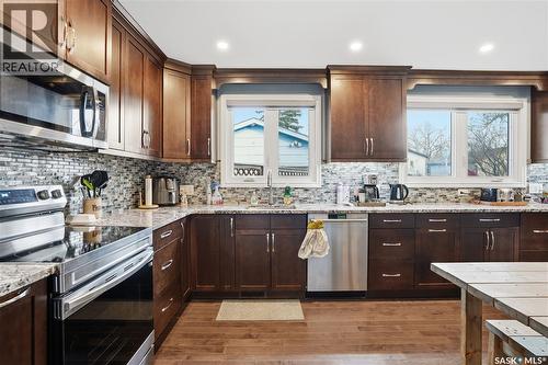 78 Scrivener Crescent, Regina, SK - Indoor Photo Showing Kitchen With Upgraded Kitchen