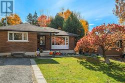 B - 926 CHARLESWOOD AVENUE  Ottawa, ON K1K 0W3