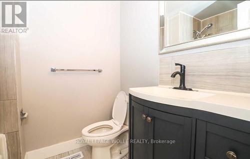 L81 - 223 Pioneer Drive, Kitchener, ON - Indoor Photo Showing Bathroom