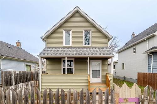 495 Redwood Avenue  Winnipeg, MB R2W 1S7