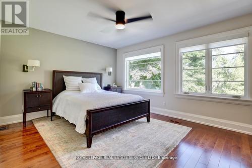 17 Cumberland Drive, Mississauga, ON - Indoor Photo Showing Bedroom