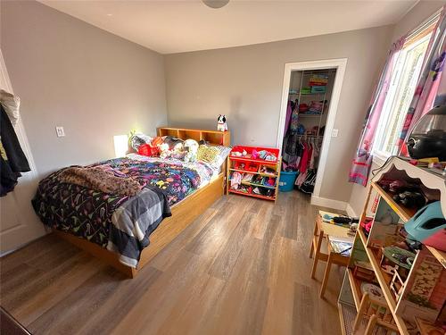 230 Cranbrook Street, Kimberley, BC - Indoor Photo Showing Bedroom