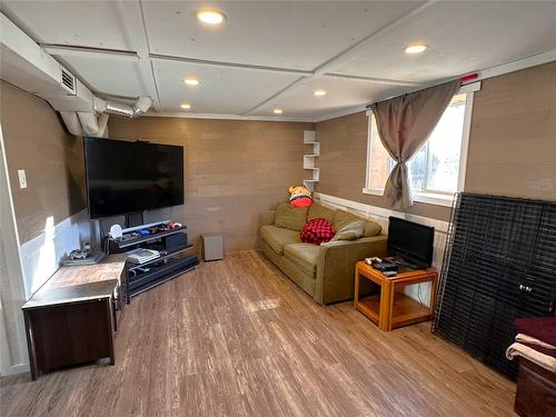 230 Cranbrook Street, Kimberley, BC - Indoor