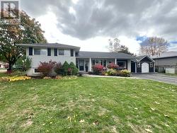 11 STAVEBANK ROAD  Belleville (Belleville Ward), ON K8P 2N7