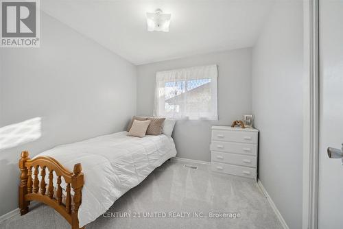1551 Cherryhill Road, Peterborough (Monaghan Ward 2), ON - Indoor Photo Showing Bedroom