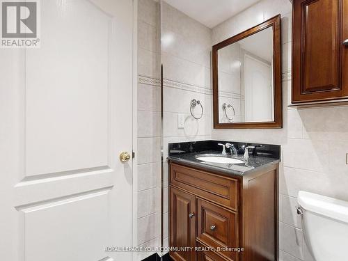 324 - 32 Clarissa Drive, Richmond Hill, ON - Indoor Photo Showing Bathroom