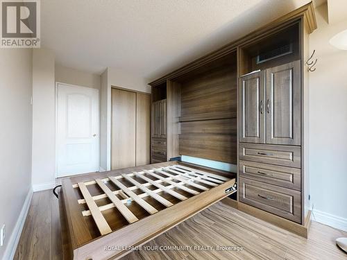 324 - 32 Clarissa Drive, Richmond Hill, ON - Indoor