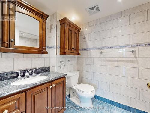 324 - 32 Clarissa Drive, Richmond Hill, ON - Indoor Photo Showing Bathroom