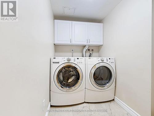 324 - 32 Clarissa Drive, Richmond Hill, ON - Indoor Photo Showing Laundry Room