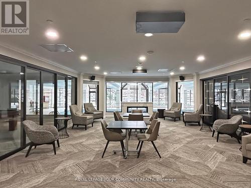 324 - 32 Clarissa Drive, Richmond Hill, ON - Indoor