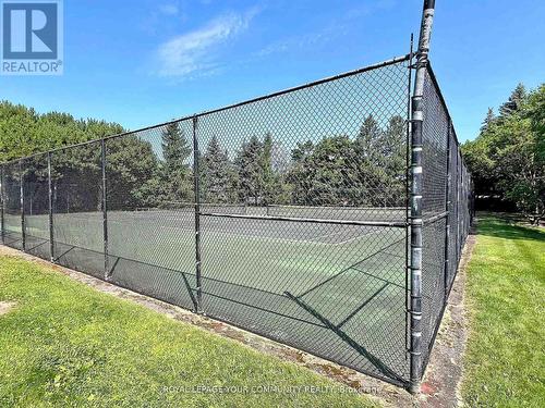 324 - 32 Clarissa Drive, Richmond Hill, ON - Outdoor