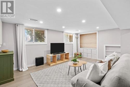 5373 Spruce Avenue, Burlington, ON - Indoor Photo Showing Other Room