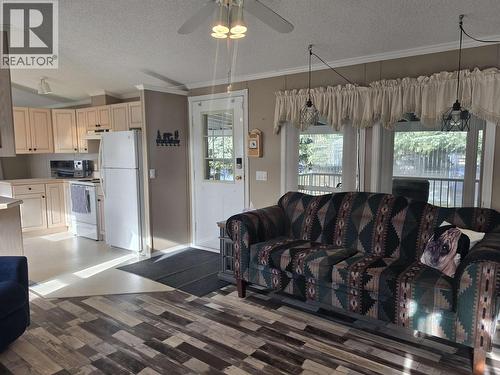 17 2650 Richardson Road, Quesnel, BC - Indoor