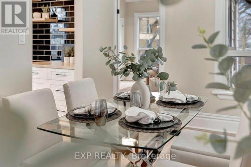 142 Sanford Avenue N, Hamilton, ON - Indoor Photo Showing Dining Room