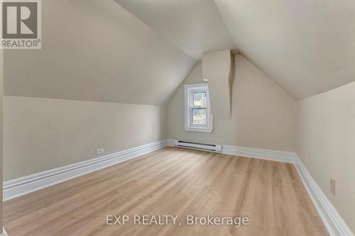 142 Sanford Avenue N, Hamilton, ON - Indoor Photo Showing Other Room