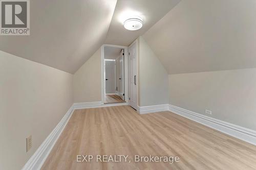 142 Sanford Avenue N, Hamilton, ON - Indoor Photo Showing Other Room