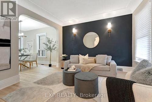 142 Sanford Avenue N, Hamilton, ON - Indoor