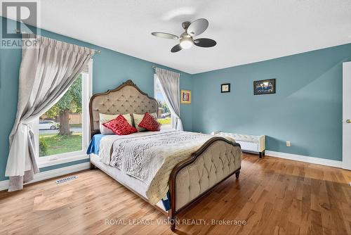 7 Montgomery Square, Brampton, ON - Indoor Photo Showing Bedroom