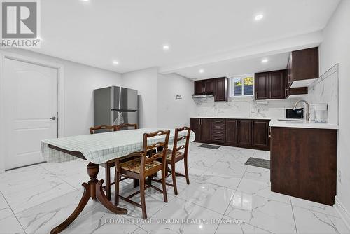 7 Montgomery Square, Brampton, ON - Indoor