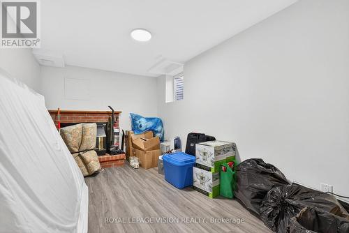 7 Montgomery Square, Brampton, ON - Indoor