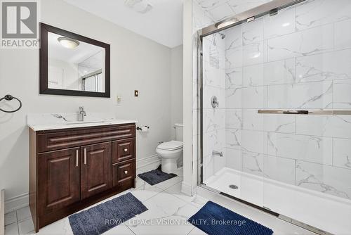 7 Montgomery Square, Brampton, ON - Indoor Photo Showing Bathroom