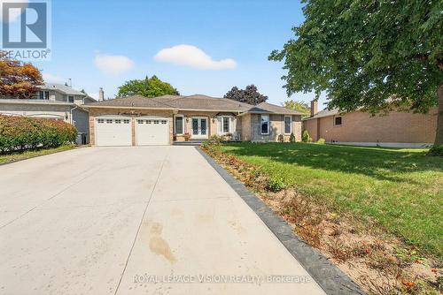 7 Montgomery Square, Brampton, ON - Outdoor