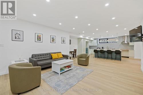 2110 Courtland Crescent, Mississauga, ON - Indoor Photo Showing Other Room