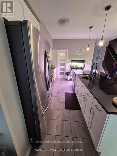 886 Robert Ferrie Drive, Kitchener, ON - Indoor