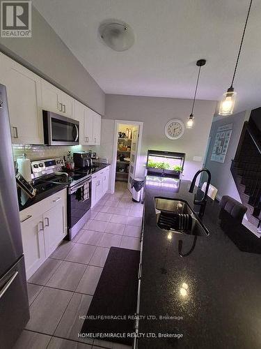 886 Robert Ferrie Drive, Kitchener, ON - Indoor Photo Showing Kitchen