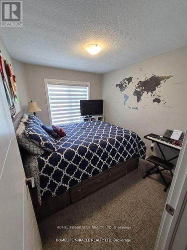 886 Robert Ferrie Drive, Kitchener, ON - Indoor Photo Showing Bedroom