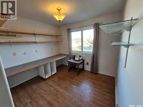 807 3Rd Avenue W, Meadow Lake, SK - Indoor Photo Showing Garage
