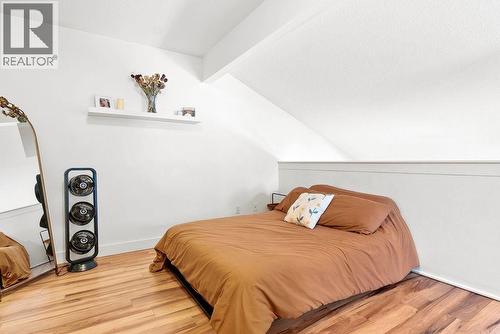 3155 Gordon Drive Unit# 304, Kelowna, BC - Indoor Photo Showing Bedroom
