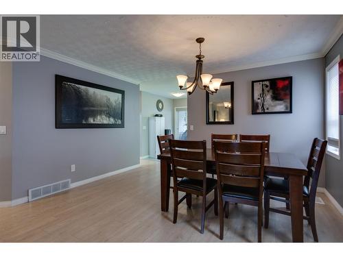 6100 Old Vernon Road Unit# 54, Kelowna, BC - Indoor Photo Showing Dining Room