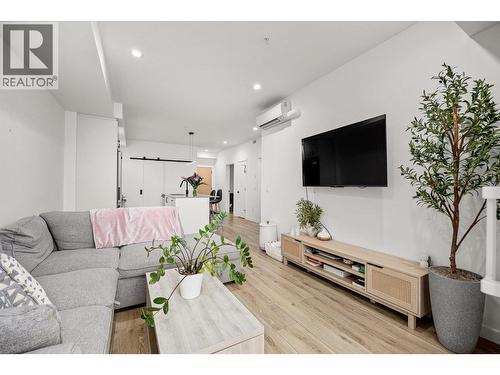 Open concept living, dining, and kitchen - 660 Cawston Avenue Unit# 313, Kelowna, BC - Indoor Photo Showing Living Room