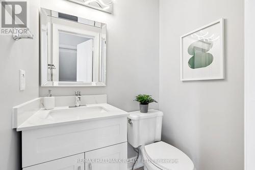 197 Aspenwood Drive, Newmarket, ON - Indoor Photo Showing Bathroom