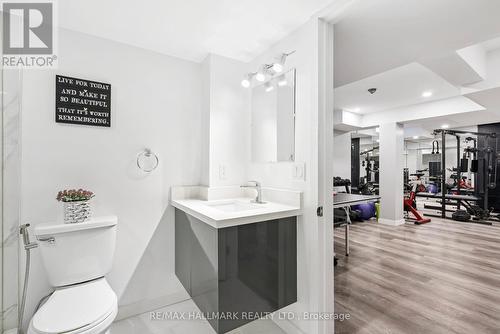 197 Aspenwood Drive, Newmarket, ON - Indoor Photo Showing Bathroom