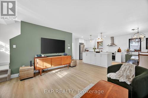 154 Park Road, Tiny, ON - Indoor Photo Showing Living Room