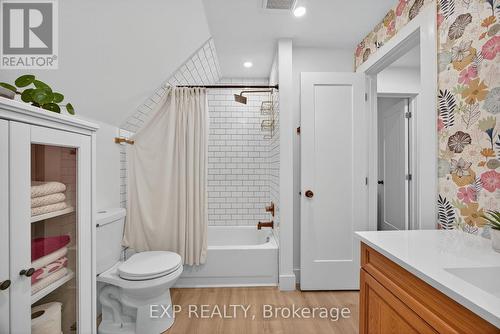154 Park Road, Tiny, ON - Indoor Photo Showing Bathroom
