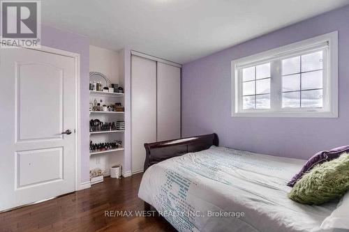1200 Langley Circle, Oshawa, ON - Indoor Photo Showing Bedroom