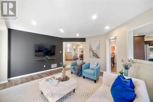 8 Kerrison Drive W, Ajax, ON - Indoor Photo Showing Living Room