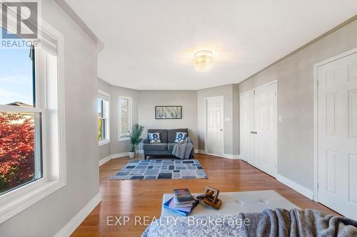 8 Kerrison Drive W, Ajax, ON - Indoor Photo Showing Living Room