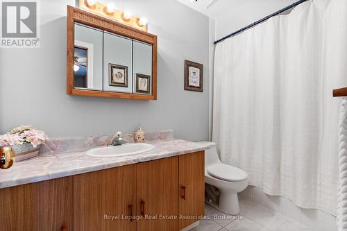 449 Mallorytown Avenue, Mississauga, ON - Indoor Photo Showing Bathroom