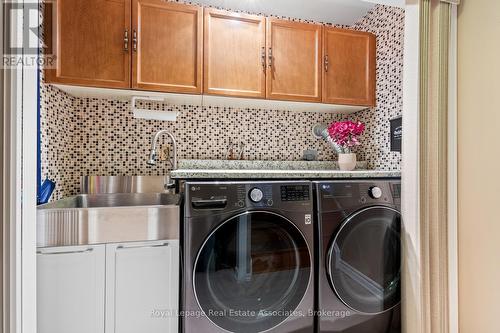 449 Mallorytown Avenue, Mississauga, ON - Indoor Photo Showing Laundry Room