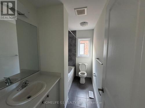 275 Velvet Way, Thorold, ON - Indoor Photo Showing Bathroom