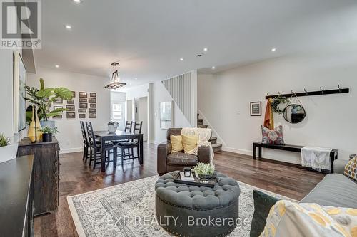 14 Milton Avenue, Hamilton, ON - Indoor Photo Showing Living Room