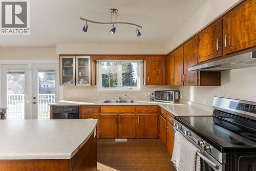 2650 Ridgeview Drive, Prince George, BC - Indoor Photo Showing Kitchen With Double Sink