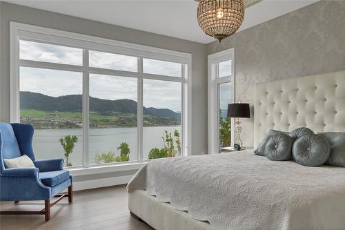 7091 Jasper Drive, Vernon, BC - Indoor Photo Showing Bedroom